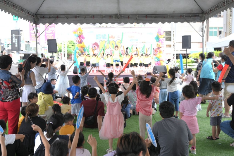 LINE_ALBUM_0713花蓮市超能Kids夏令營_打造親子同樂舞台_240713_19.jpg